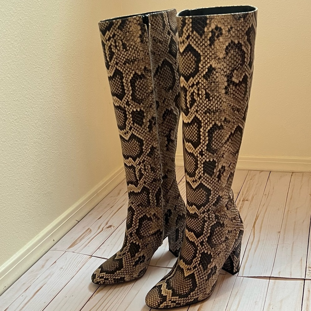VINCE Vita Knee High Python Snake Heeled Boot Women's size 6M